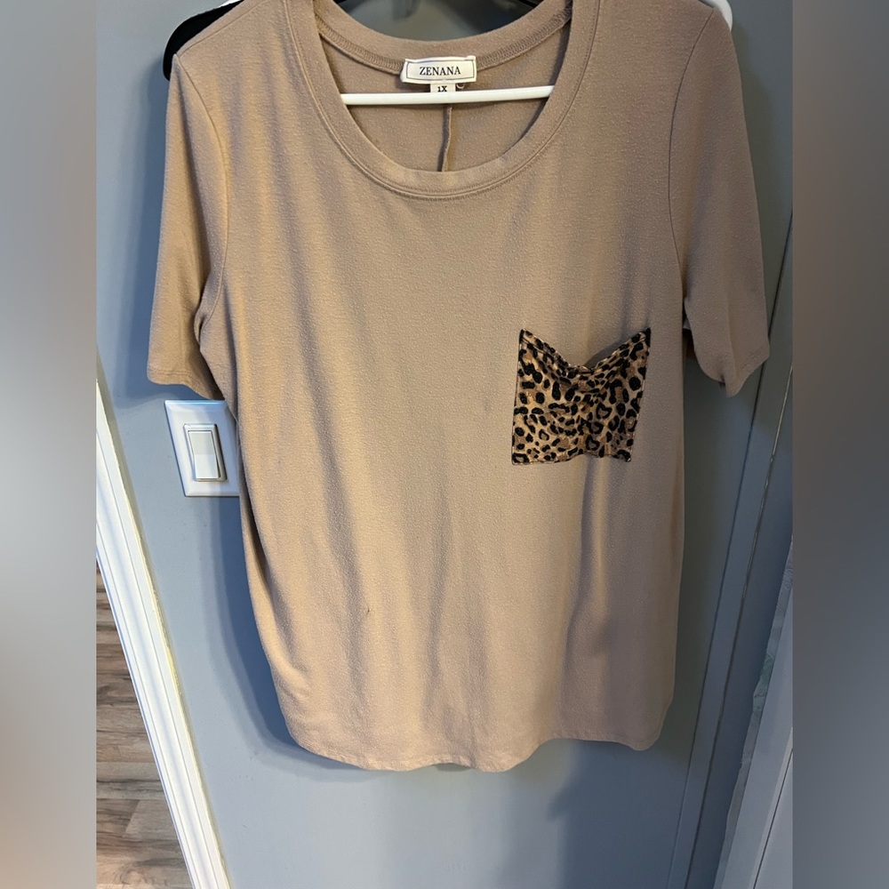 1x tan boutique tunic with cute leopard pocket